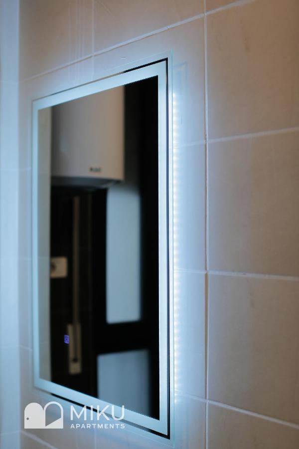 Miku Apartment - Glamorous 1Bedroom Apartment At Olympic Residence Tirana Exterior photo