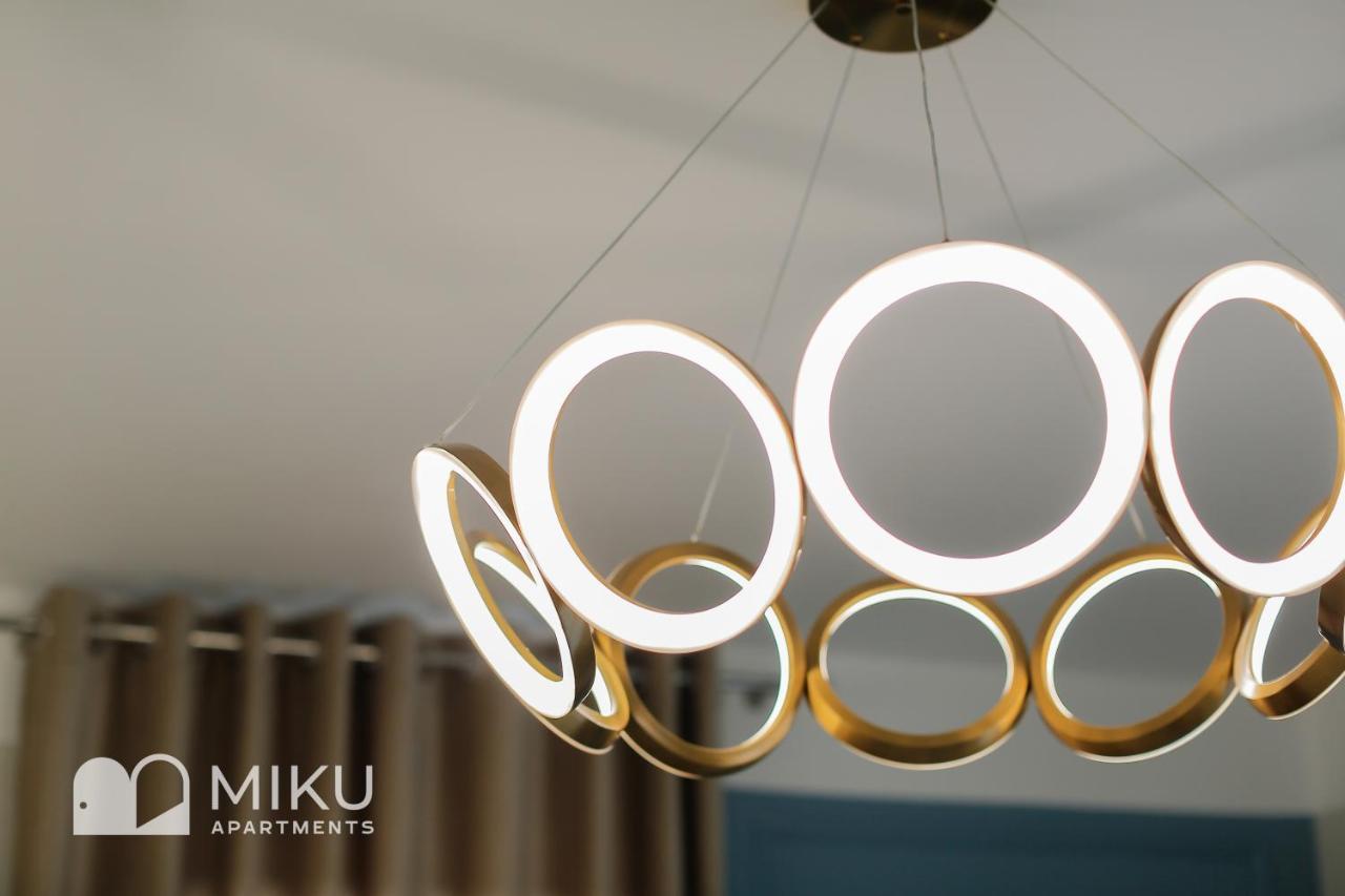 Miku Apartment - Glamorous 1Bedroom Apartment At Olympic Residence Tirana Exterior photo