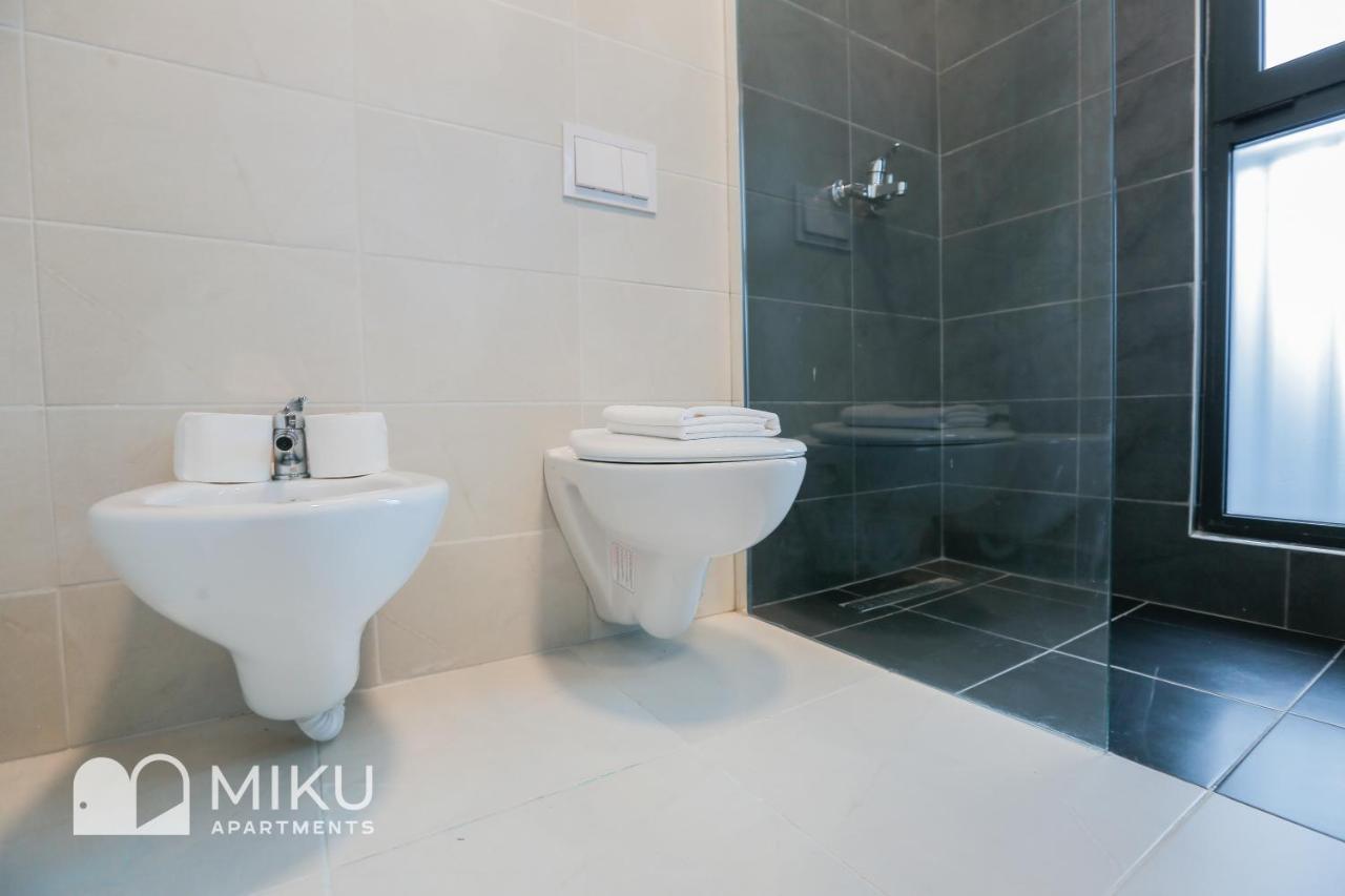 Miku Apartment - Glamorous 1Bedroom Apartment At Olympic Residence Tirana Exterior photo